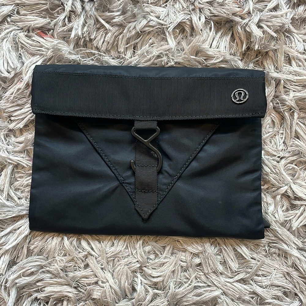 Lululemon Break Free Kit*Sweaty - Black
